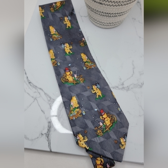 Disney | Winnie the Pooh all-over print grey silk necktie | unisex - Picture 2 of 6